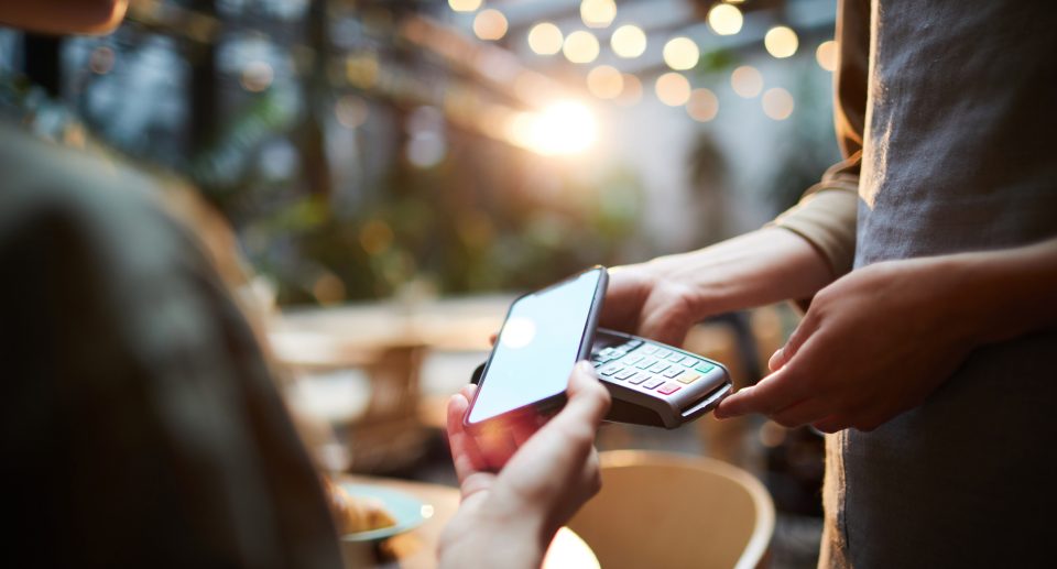 NFC Nedir? Nasıl Çalışır?